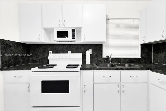 $1,900 | 630 Southwest 62nd Avenue, Unit 2, Miami, FL 33144