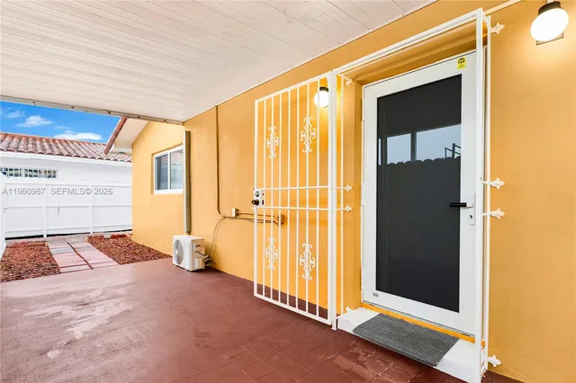 $1,900 | 630 Southwest 62nd Avenue, Unit 2, Miami, FL 33144