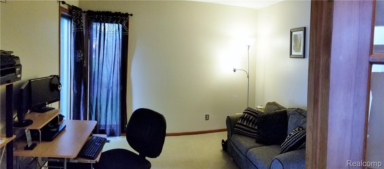 3379 Edmunton Drive Rochester, MI 48306 - Photo 8 of 49 20180914_174154.jpg
