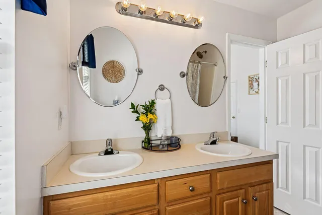 $425,000 | 18 Burky Court, Hanahan, SC 29410