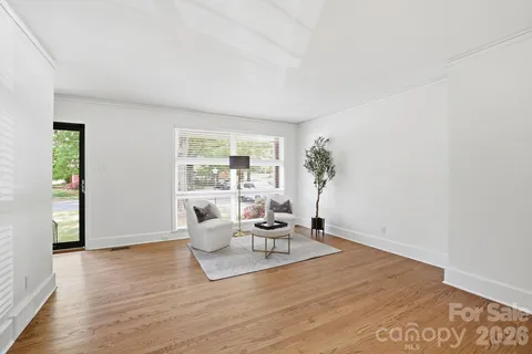 $299,900 | 4500 Woodlark Lane, Charlotte, NC 28211