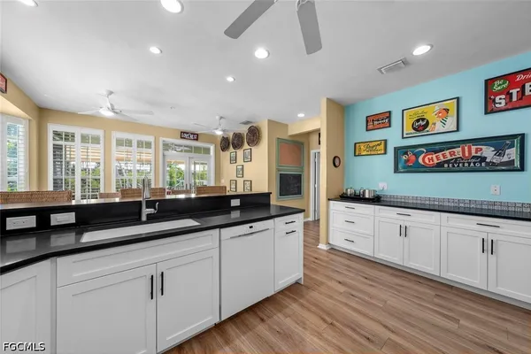 $3,350,000 | 11525 Andy Rosse Lane, Captiva, FL 33924