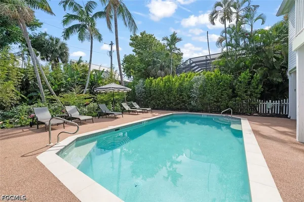 $3,350,000 | 11525 Andy Rosse Lane, Captiva, FL 33924
