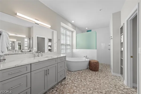 $3,350,000 | 11525 Andy Rosse Lane, Captiva, FL 33924