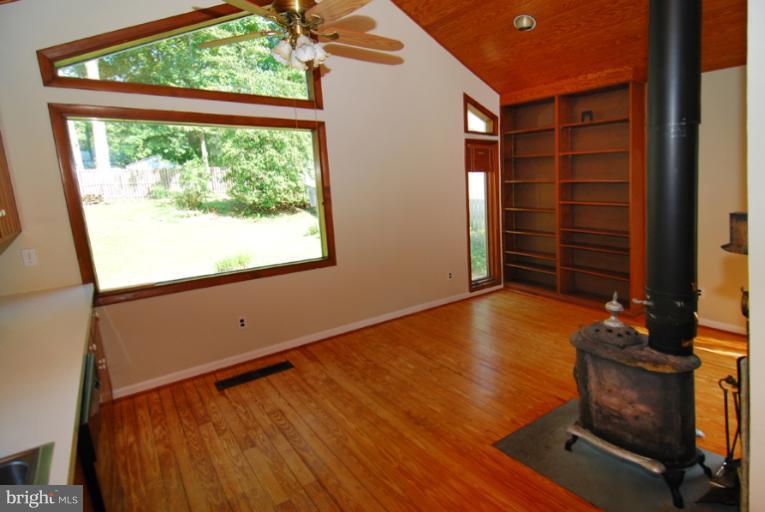 2000 Jamestown Road Alexandria, VA 22308 - Photo 2 of 30 Kitchen