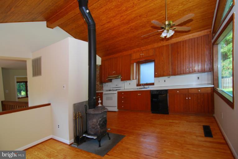 2000 Jamestown Road Alexandria, VA 22308 - Photo 13 of 30 Kitchen
