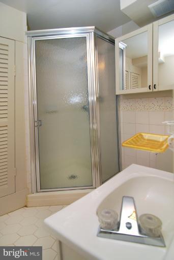 2000 Jamestown Road Alexandria, VA 22308 - Photo 16 of 30 Bath