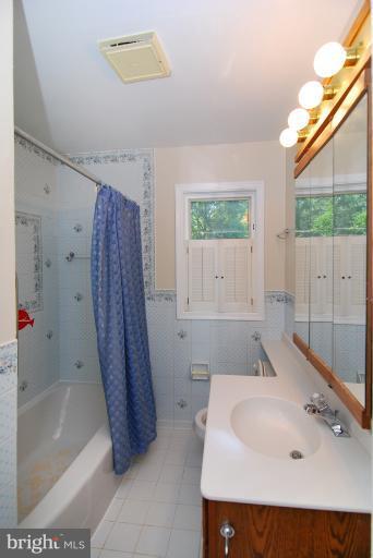 2000 Jamestown Road Alexandria, VA 22308 - Photo 22 of 30 Bath