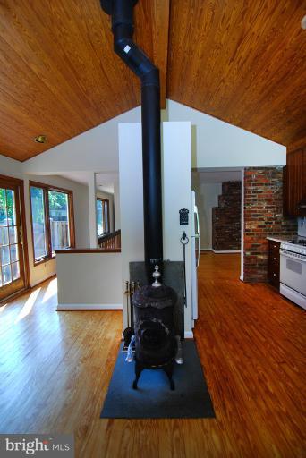 2000 Jamestown Road Alexandria, VA 22308 - Photo 25 of 30 Kitchen