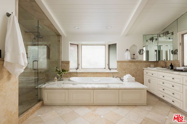 $13,000 | 3425 Ione Drive, Los Angeles, CA 90068