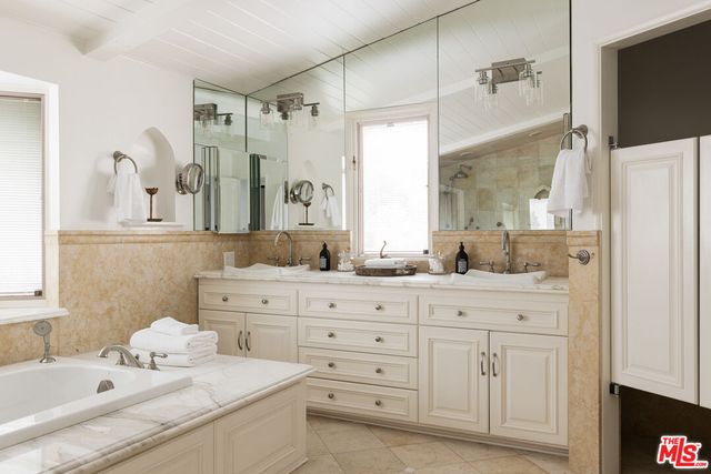 $13,000 | 3425 Ione Drive, Los Angeles, CA 90068