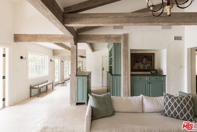 $13,000 | 3425 Ione Drive, Los Angeles, CA 90068