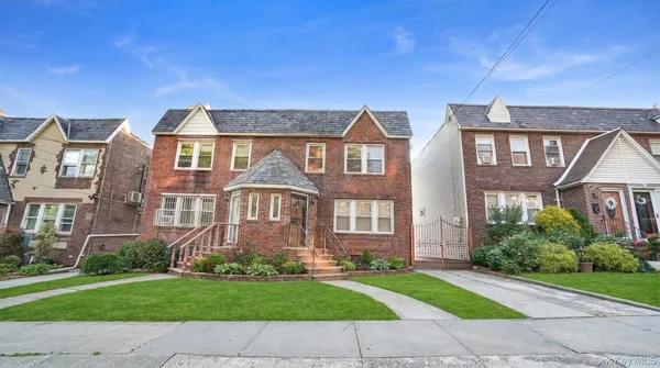 $849,000 | 88-48 207th Street | Bellaire West Ward
