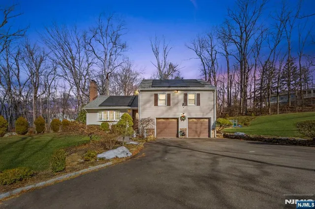 $700,000 | 224 Highway 206, Chester, NJ 07930