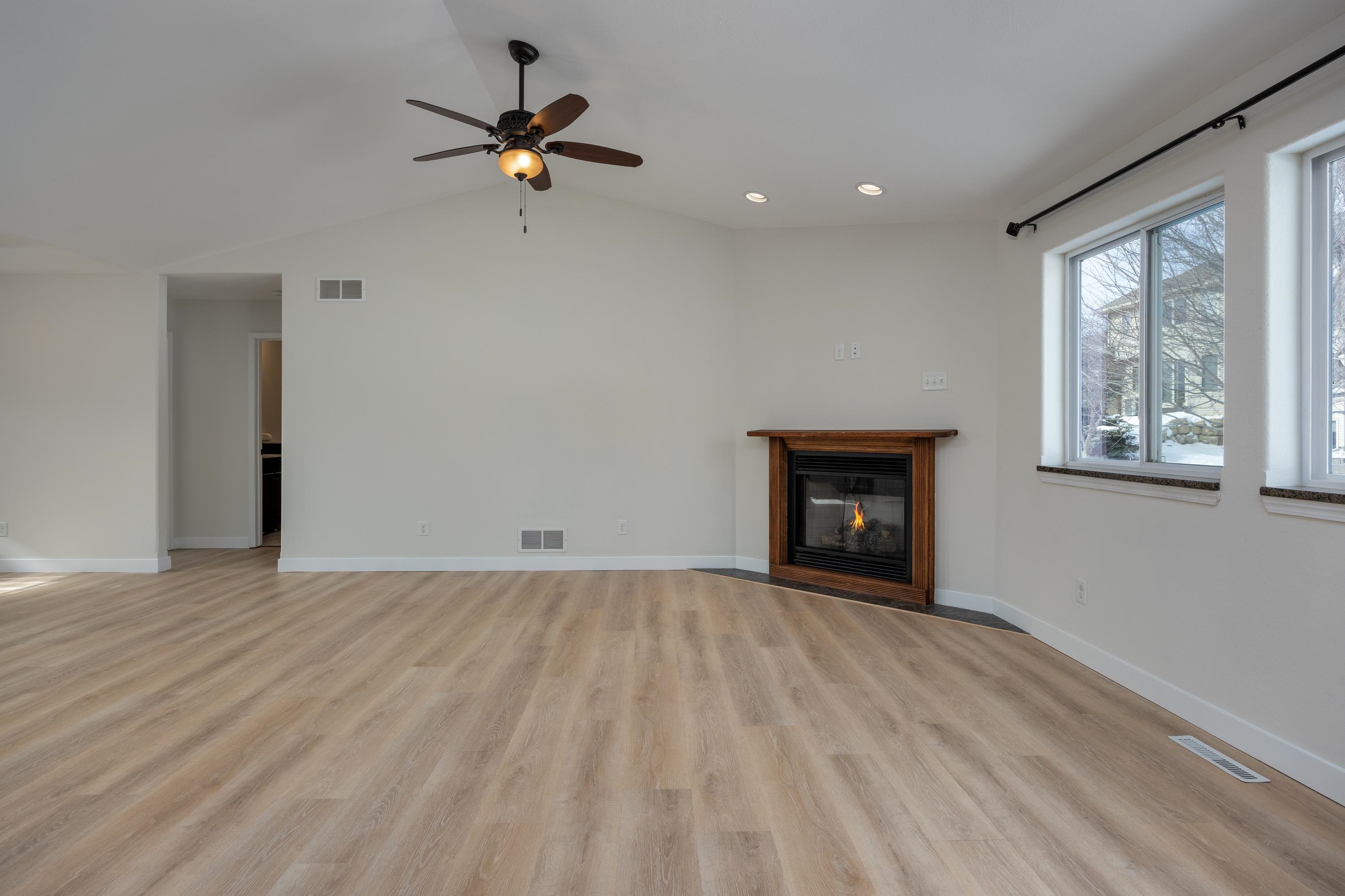 4433 Memorial Circle Windsor, WI 53598 - Photo 8 of 40