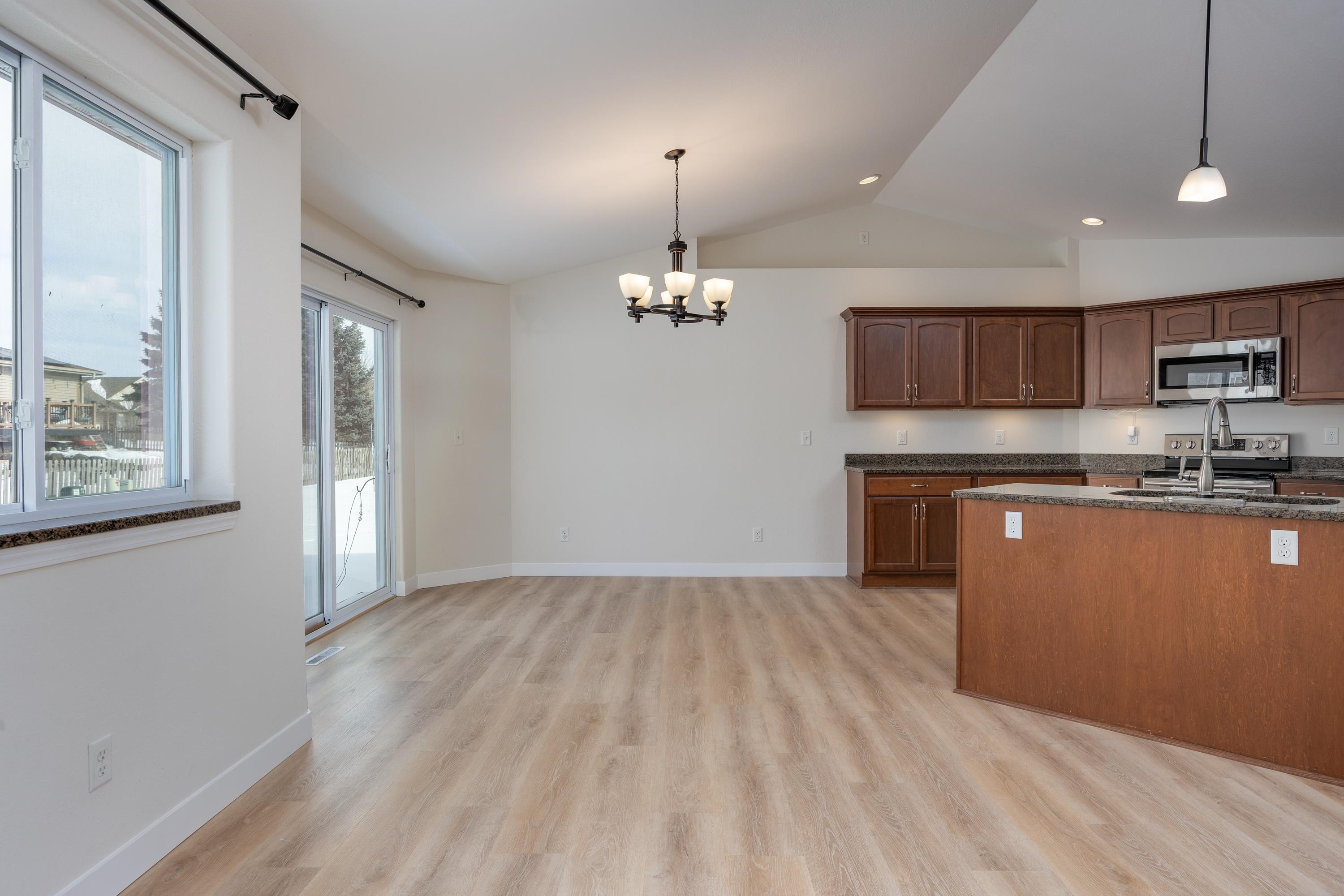 4433 Memorial Circle Windsor, WI 53598 - Photo 9 of 40