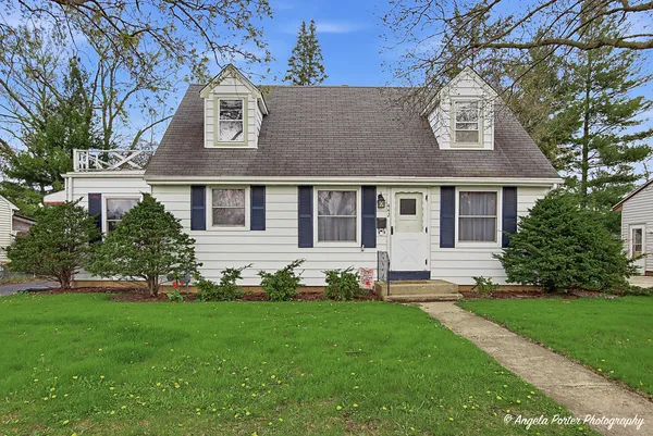 $305,000 | 442 West Oriole Trail, Cary, IL 60013