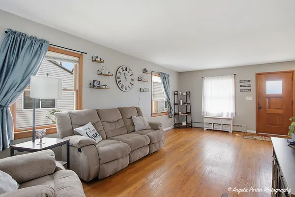 $305,000 | 442 West Oriole Trail, Cary, IL 60013