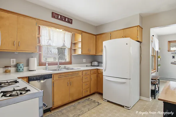 $305,000 | 442 West Oriole Trail, Cary, IL 60013