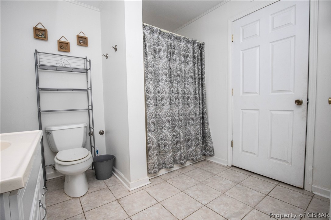 2471 Regent Road Topping, VA 23169 - Photo 28 of 40 Guest Bath