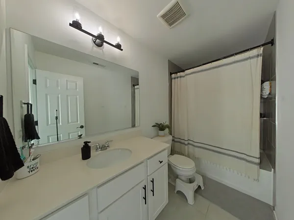 $500,000 | 4204 Chelsea Mnr Circle, Aurora, IL 60504