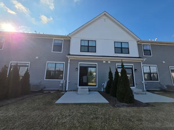 $500,000 | 4204 Chelsea Mnr Circle, Aurora, IL 60504