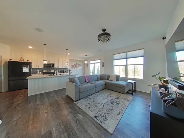 $500,000 | 4204 Chelsea Mnr Circle, Aurora, IL 60504