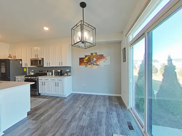 $500,000 | 4204 Chelsea Mnr Circle, Aurora, IL 60504
