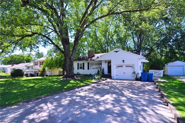 $254,900 | 614 Hartzell Drive, Norton, OH 44203