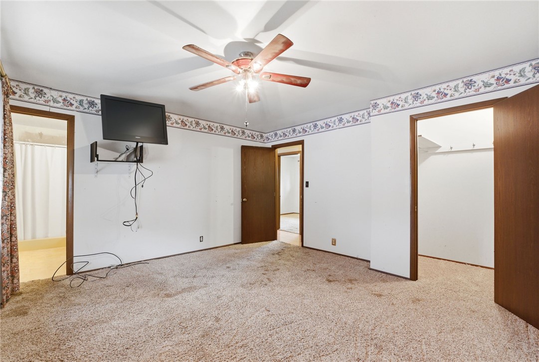6711 Hamilton-Middletown Road Franklin, OH 45005 - Photo 26 of 49 This spacious bedroom offers ample opportunities for personalization and comfortable living.