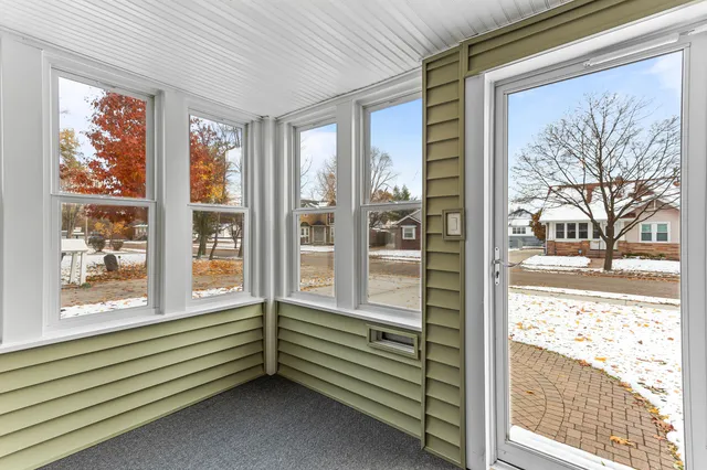 $300,000 | 38 Riverside Drive, Mount Clemens, MI 48043