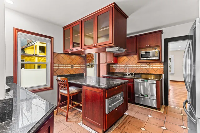 $300,000 | 38 Riverside Drive, Mount Clemens, MI 48043