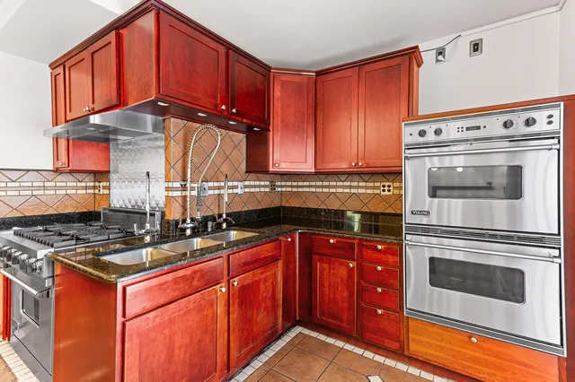 $300,000 | 38 Riverside Drive, Mount Clemens, MI 48043