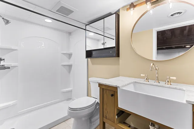 $300,000 | 38 Riverside Drive, Mount Clemens, MI 48043