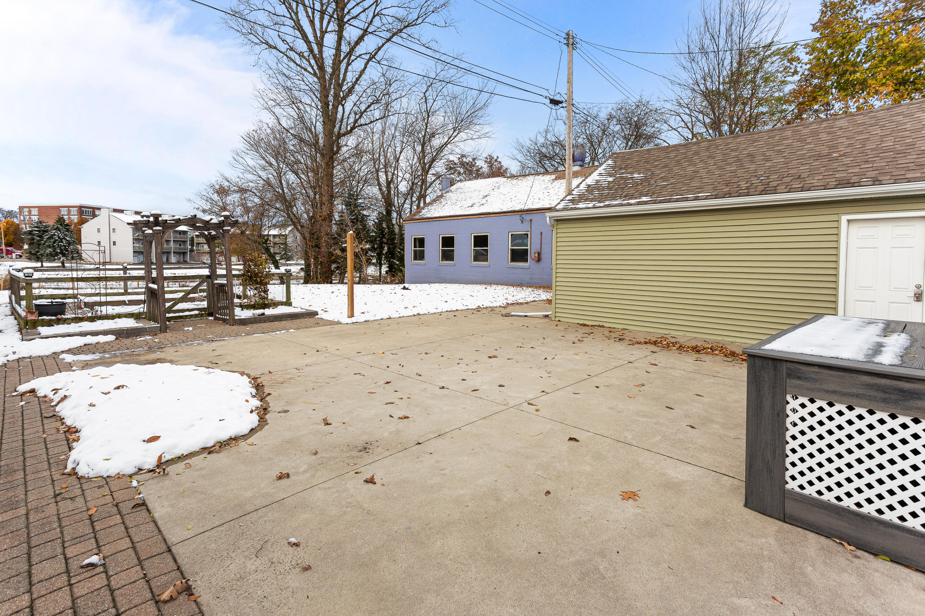 38 Riverside Drive Mount Clemens, MI 48043 - Photo 4 of 45 IMG_8287