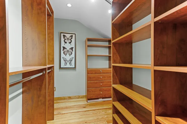 $300,000 | 38 Riverside Drive, Mount Clemens, MI 48043