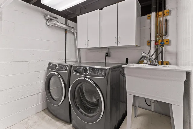 $300,000 | 38 Riverside Drive, Mount Clemens, MI 48043