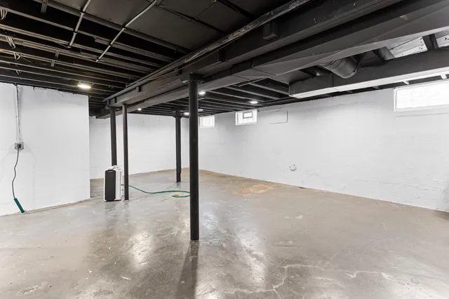 $300,000 | 38 Riverside Drive, Mount Clemens, MI 48043