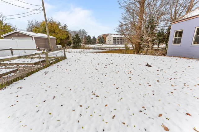 $300,000 | 38 Riverside Drive, Mount Clemens, MI 48043