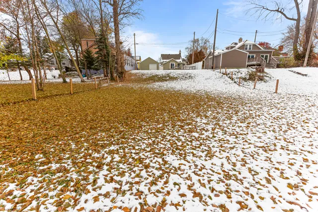 $300,000 | 38 Riverside Drive, Mount Clemens, MI 48043