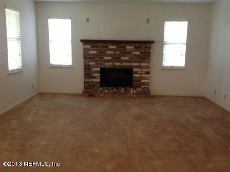 2715 Orange Picker Road Jacksonville, FL 32223 - Photo 4 of 22 Living Room