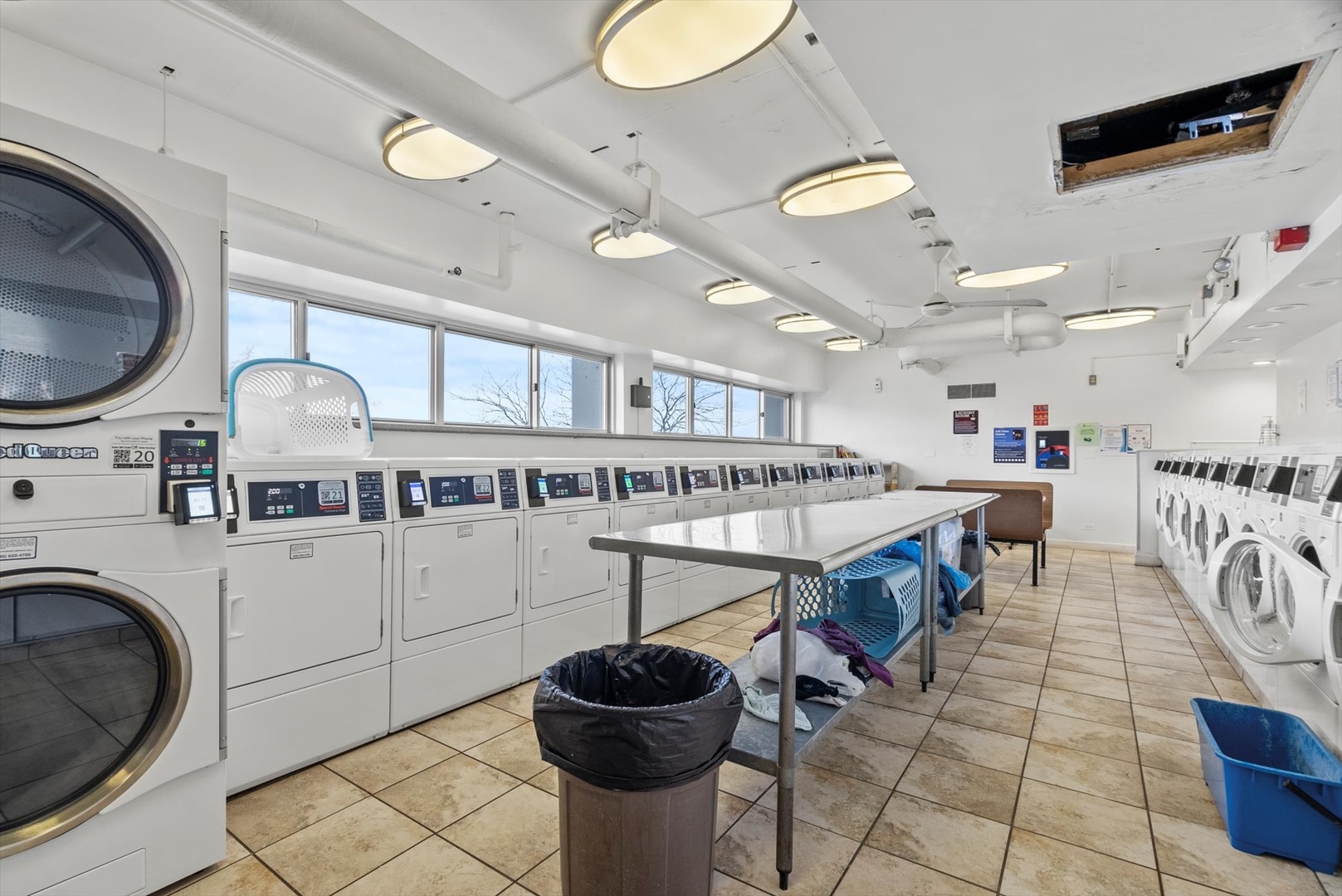 6171 North Sheridan Road, Unit 1908 Chicago, IL 60660 - Photo 25 of 28 Gallery Image 25