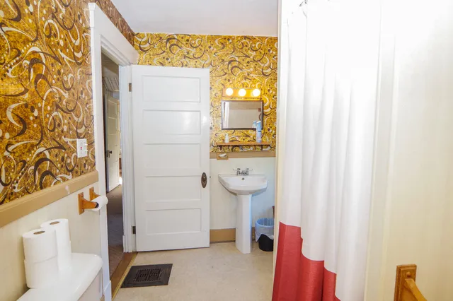 $135,000 | 14 School Street, Dexter, ME 04930