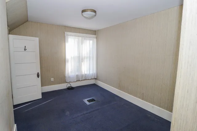 $135,000 | 14 School Street, Dexter, ME 04930