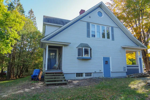 $135,000 | 14 School Street, Dexter, ME 04930