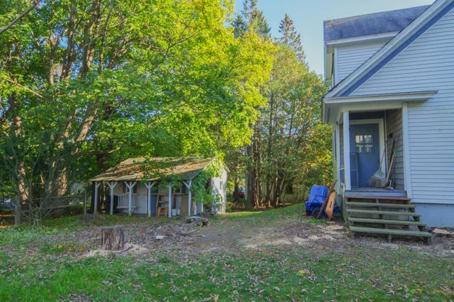 $135,000 | 14 School Street, Dexter, ME 04930