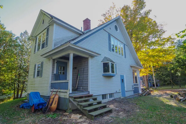 $135,000 | 14 School Street, Dexter, ME 04930