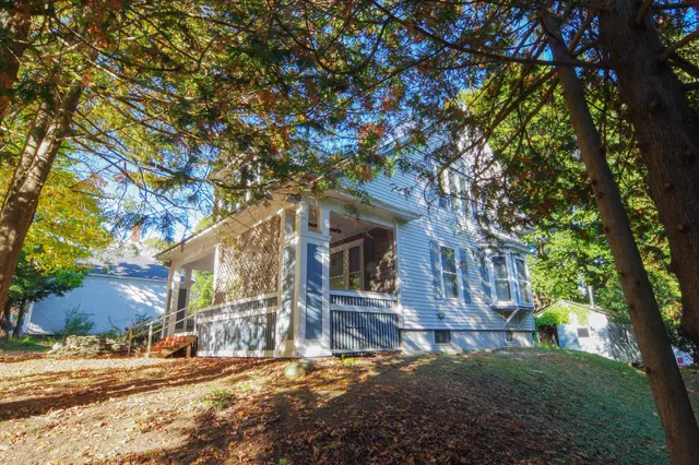 $135,000 | 14 School Street, Dexter, ME 04930