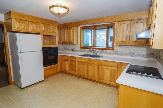 $135,000 | 14 School Street, Dexter, ME 04930