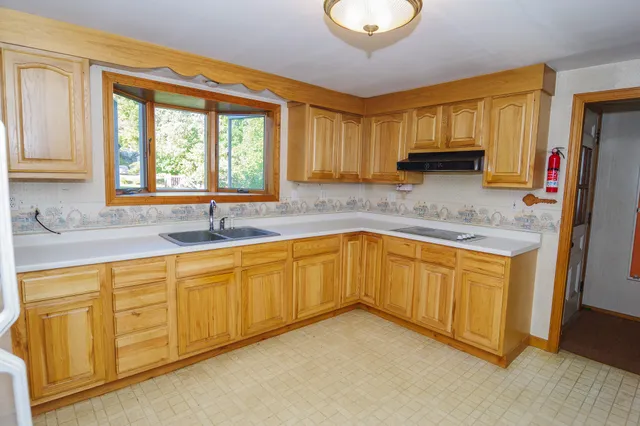 $135,000 | 14 School Street, Dexter, ME 04930